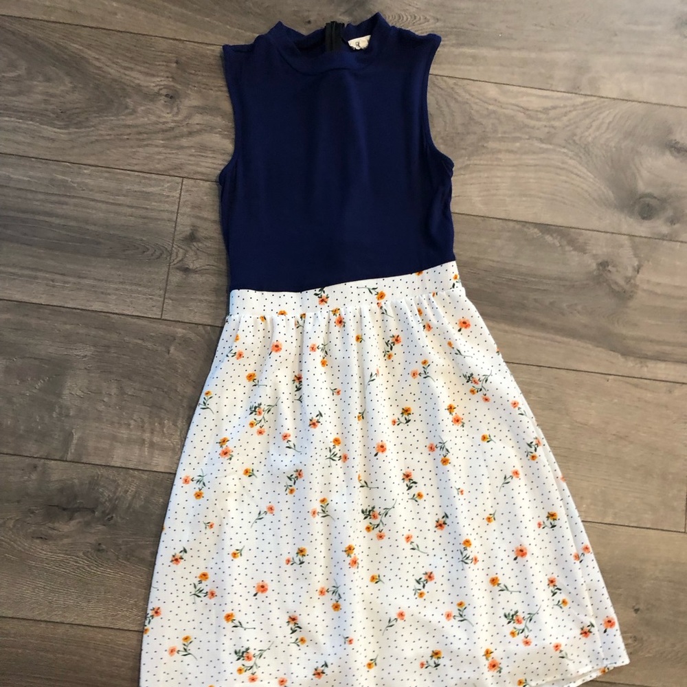 Roolee knee length zipper back sleeveless dress size X Small